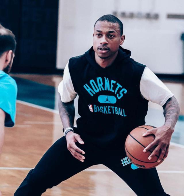 但始终保持 但始终保持